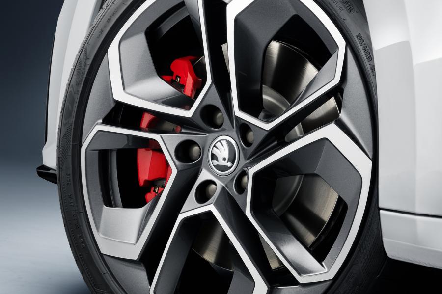 Колеса Skoda Octavia RS iV 2020 года  (WW) (фото 9 из 40)